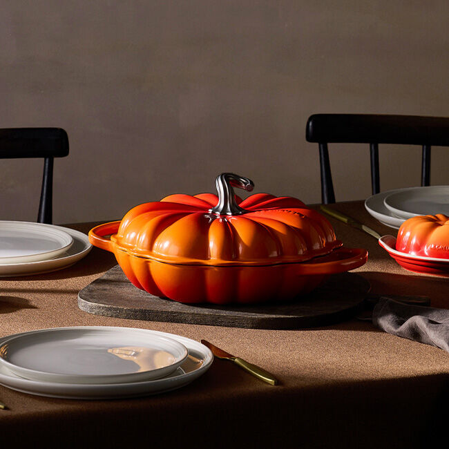 Le Creuset Cast Iron Signature Pumpkin Shallow Casserole 28cm image number 1